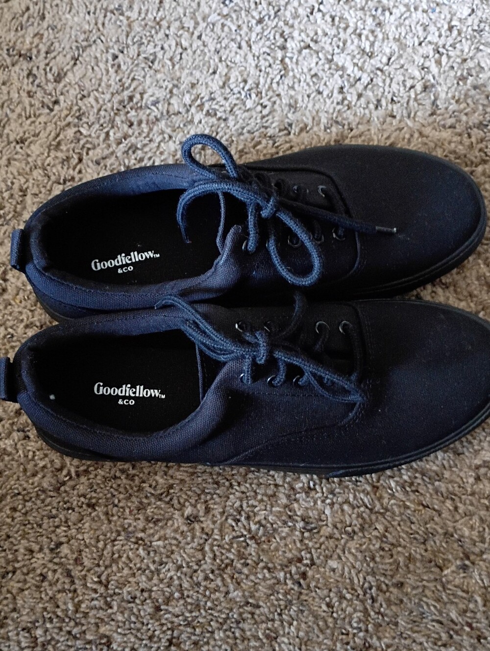 Goodfellow & Co Men’s Black Low-Top Canvas Sneakers. Size 7.